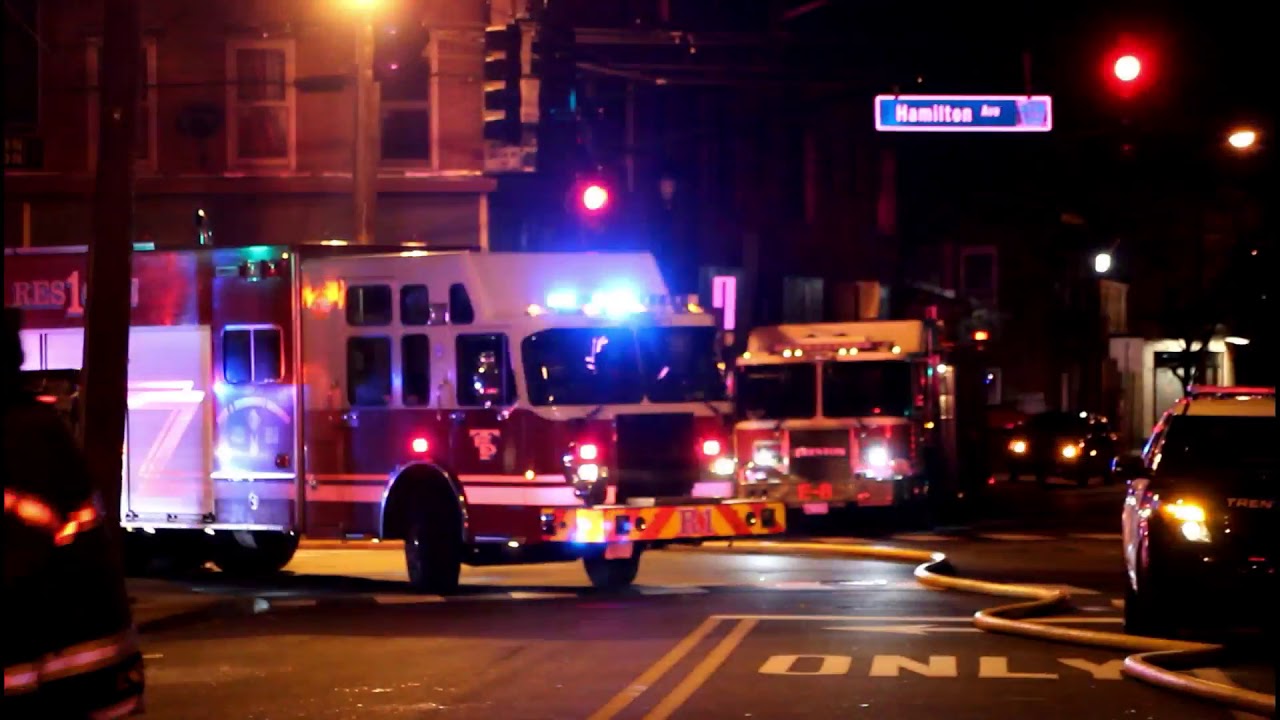 Trenton firefighters battle vacant house fire in freezing temps - YouTube