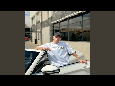 يا أمي من بعدك مفيش حياه انا حزين ده حال اليتيم