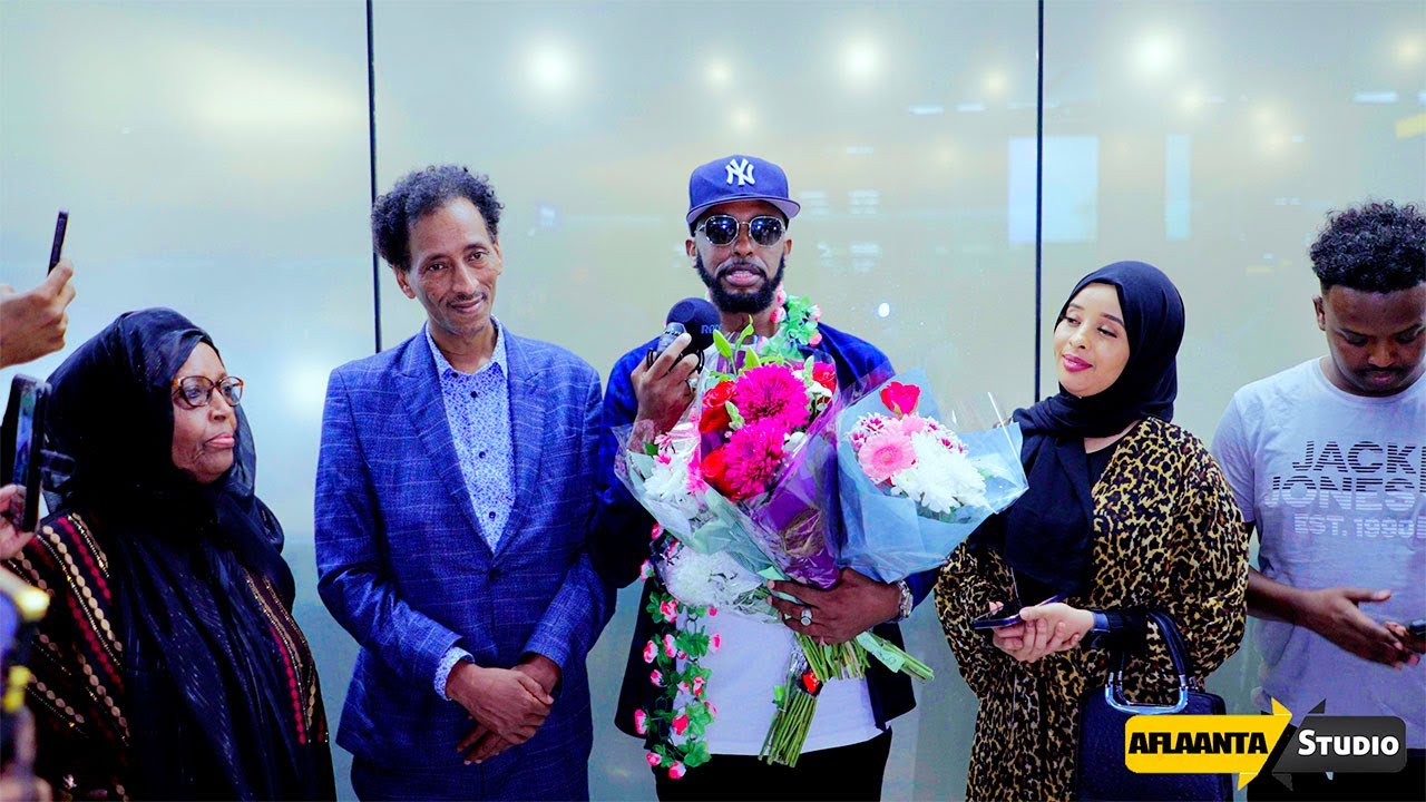 Dalmar Yare oo London yimid - Bahda Fanka iyo bulshada oo soo buux dhaafiyay Airport ka Heathrow