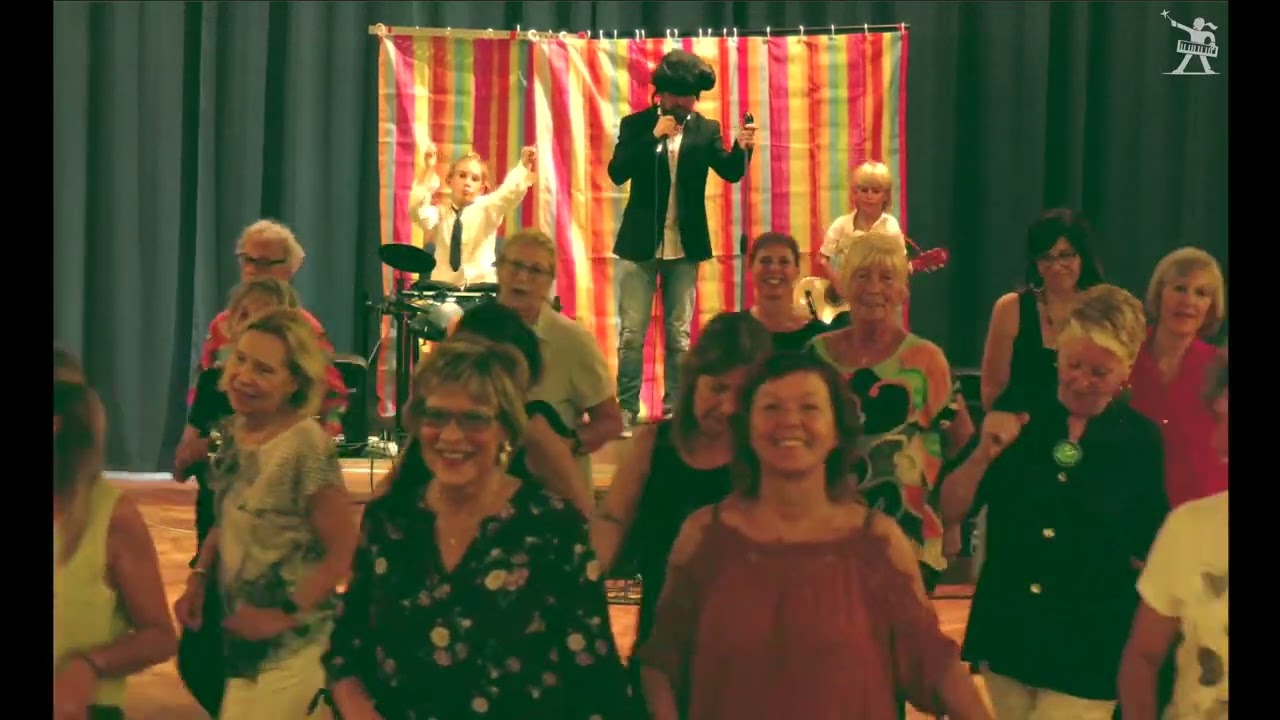 Maxino - Italocisto (parodia The Kolors Italodisco)