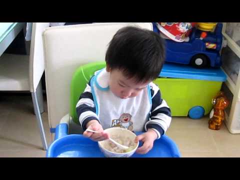 BB開始自己用湯匙食野