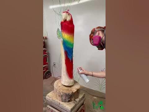 parrot-chainsaw-carving-sculpture-by-kyra-waits-parrot-macaw-chainsawcarver-woodcarver-carving
