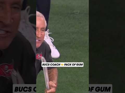 Name a more iconic duo than special teams coordinator Danny Smith and his gum π