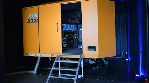 FULL MOTION Airbus A320 Simulator!!