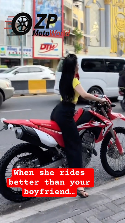 Kenapa cewek-cewek naik motor kayak gini? Percaya diri   tenaga kuda 💨​ #honda #crf #girlpower #womanRider