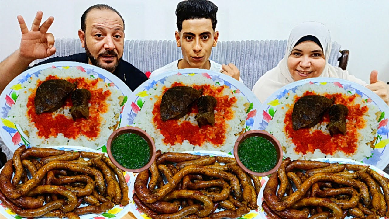 تحدي أكل جديد بسرعه البرق على سفرة أكله مصري 😋 حرشة اوي👌موقف مطعم فرحات حمام فظيع خالص 😱