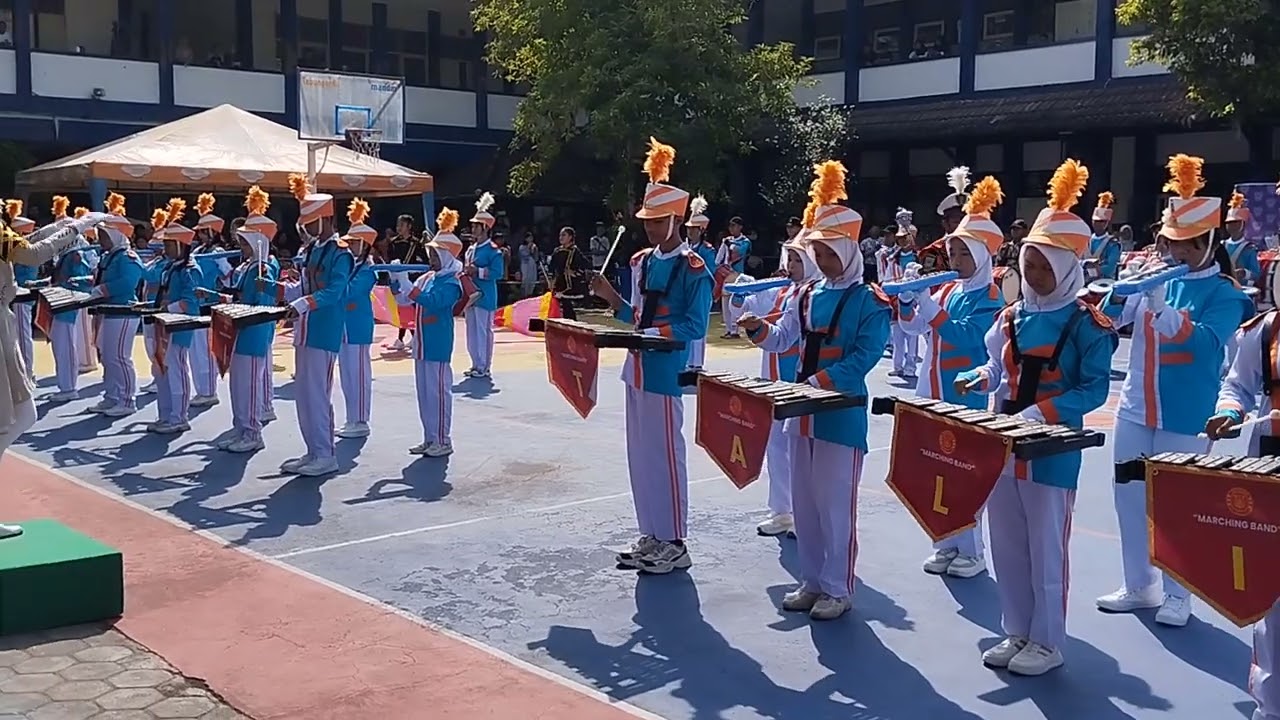 Penampilan SMPN 15 Mataram pada Spendu Marching Compatition (SMC) 2024