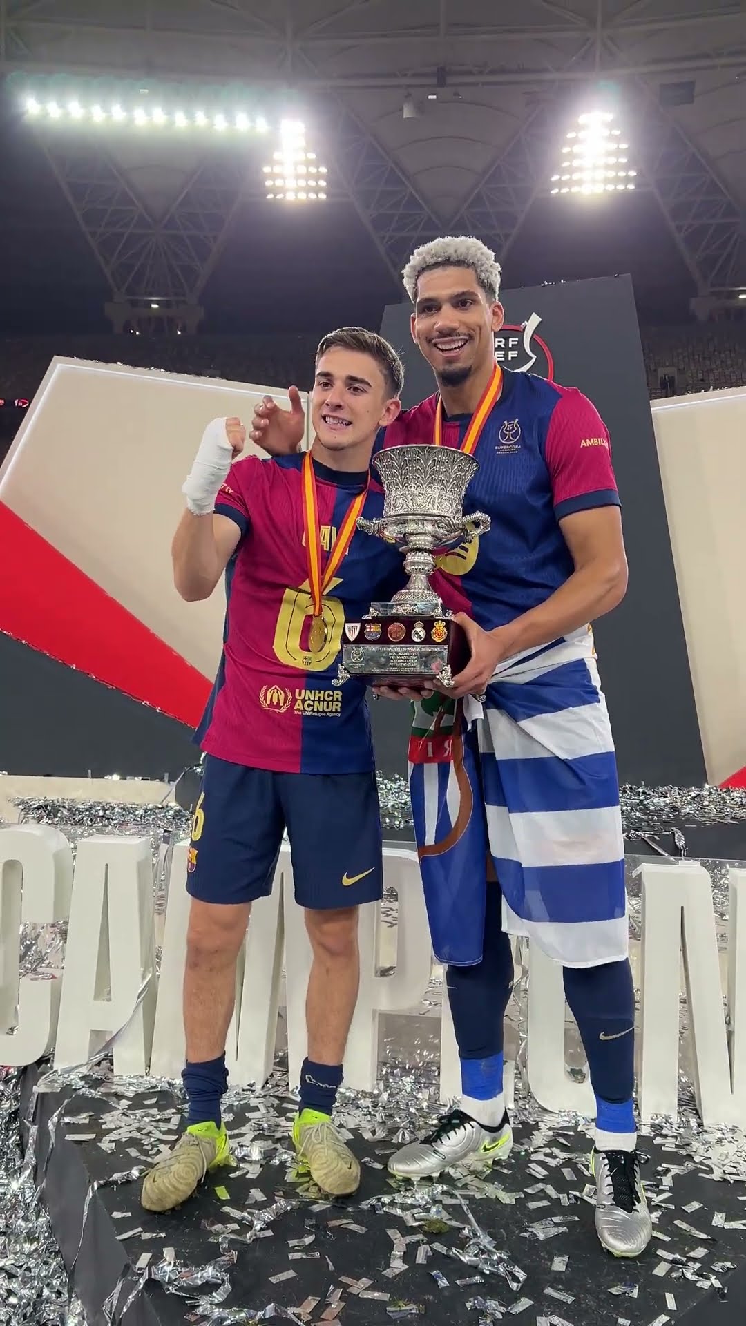Pedri wants a photo with Gavi ?☺️ #fcbarcelona #Pedri #Gavi #football #shorts