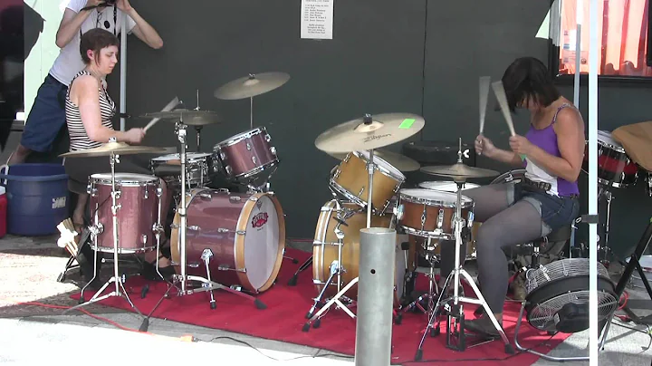 Janet Weiss and Sara Lund Drum Battle 1 of 2 on To...