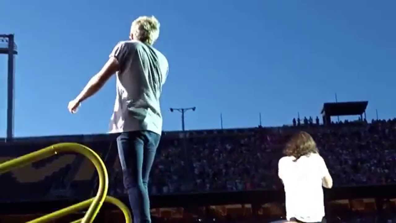 One Direction - Kiss You and Stockholm Syndrome  - Minneapolis - 7-26-15