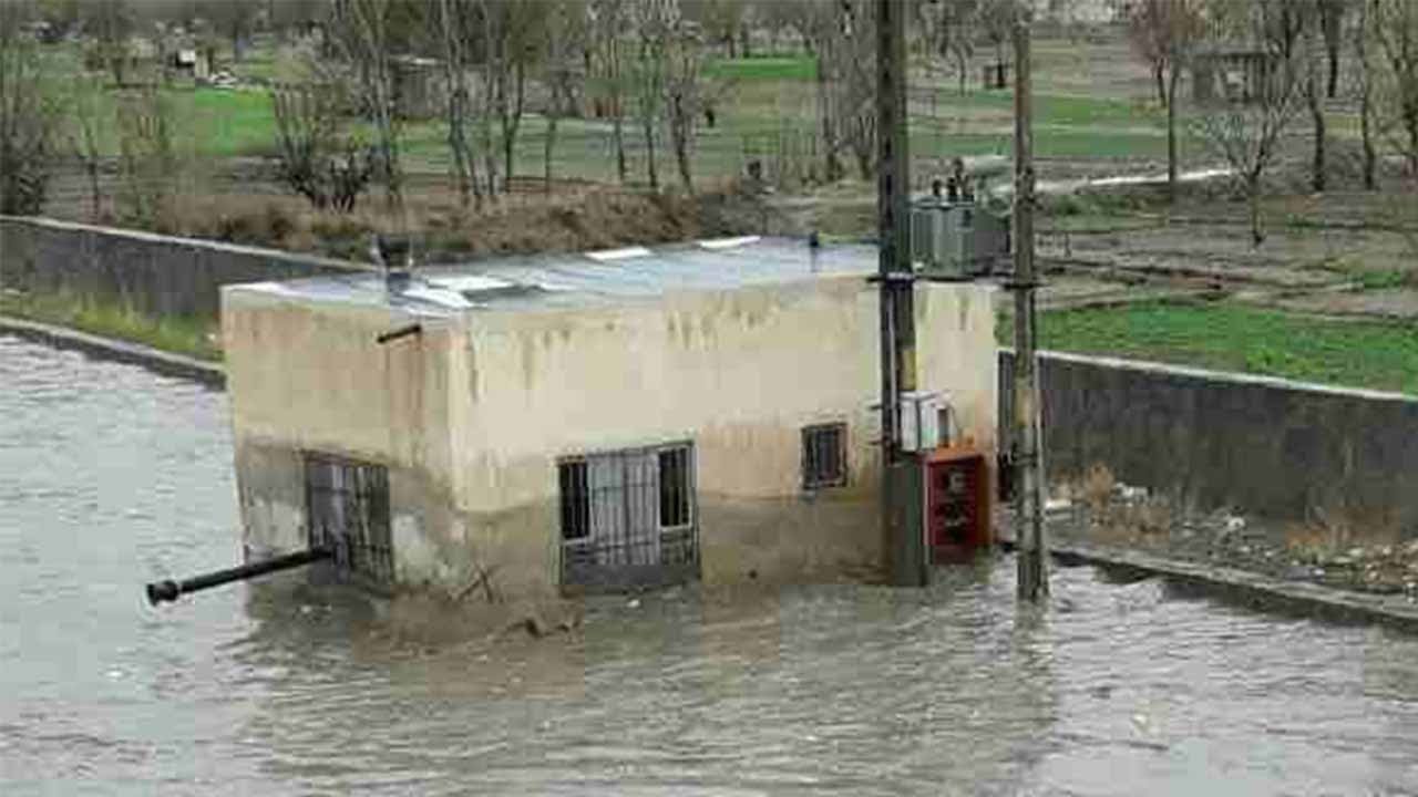At least 35 dead, 8 missing in northwest Iran flash floods