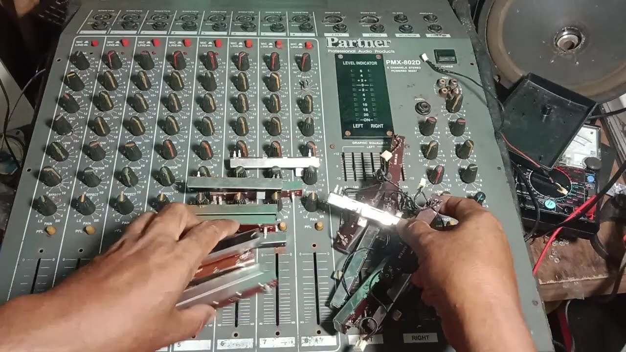 Repair of PMX 802 power mixer, sliding potentiometer part - YouTube