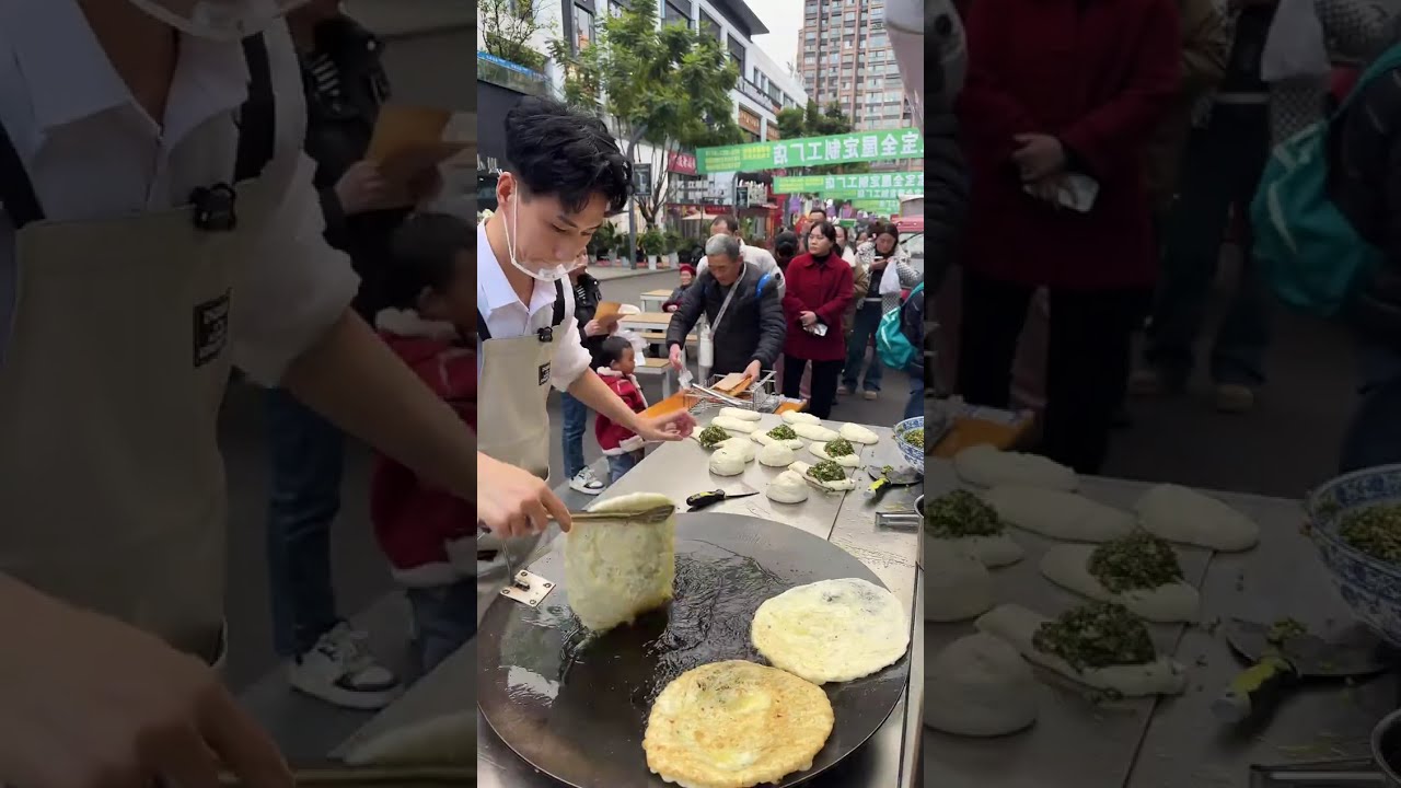 Set up a stall and sell 1,000 scallion pancakes every day! 20251223-1 #街頭美食 #擺攤 #創業 #美食 #蔥油餅 #小吃 #煎餅