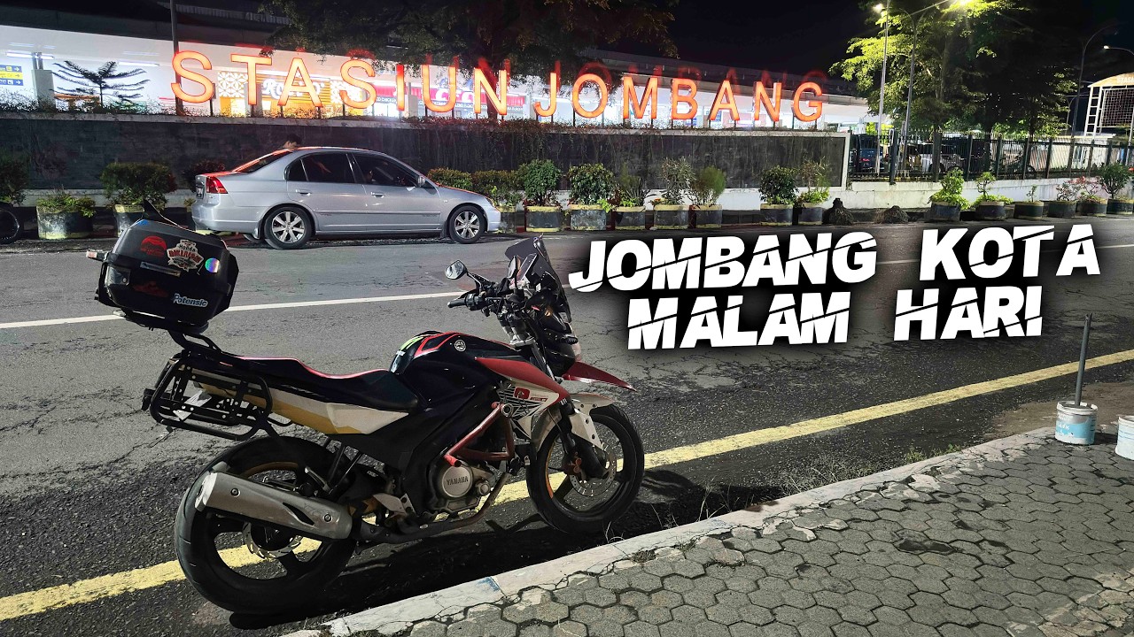 Syahdunya Malam Kota Santri: Motovlog Jombang Kota Ringin Contong - Alun-Alun