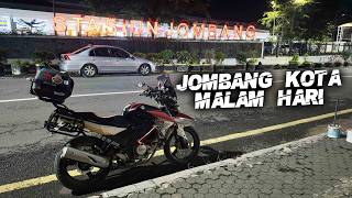 The Beauty of the Night in the City of Santri: Motovlog Jombang, Ringin Contong City - Alun-Alun