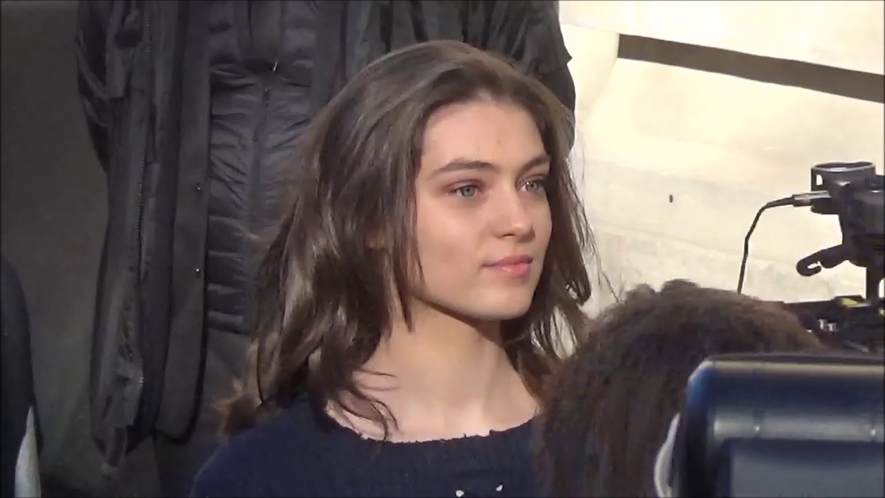 Anamaria VARTOLOMEI @ Paris Fashion Week 3 october 2017 show Chanel