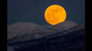Cengiz ÖZKAN  -  Bir Ay Doğar Resimi