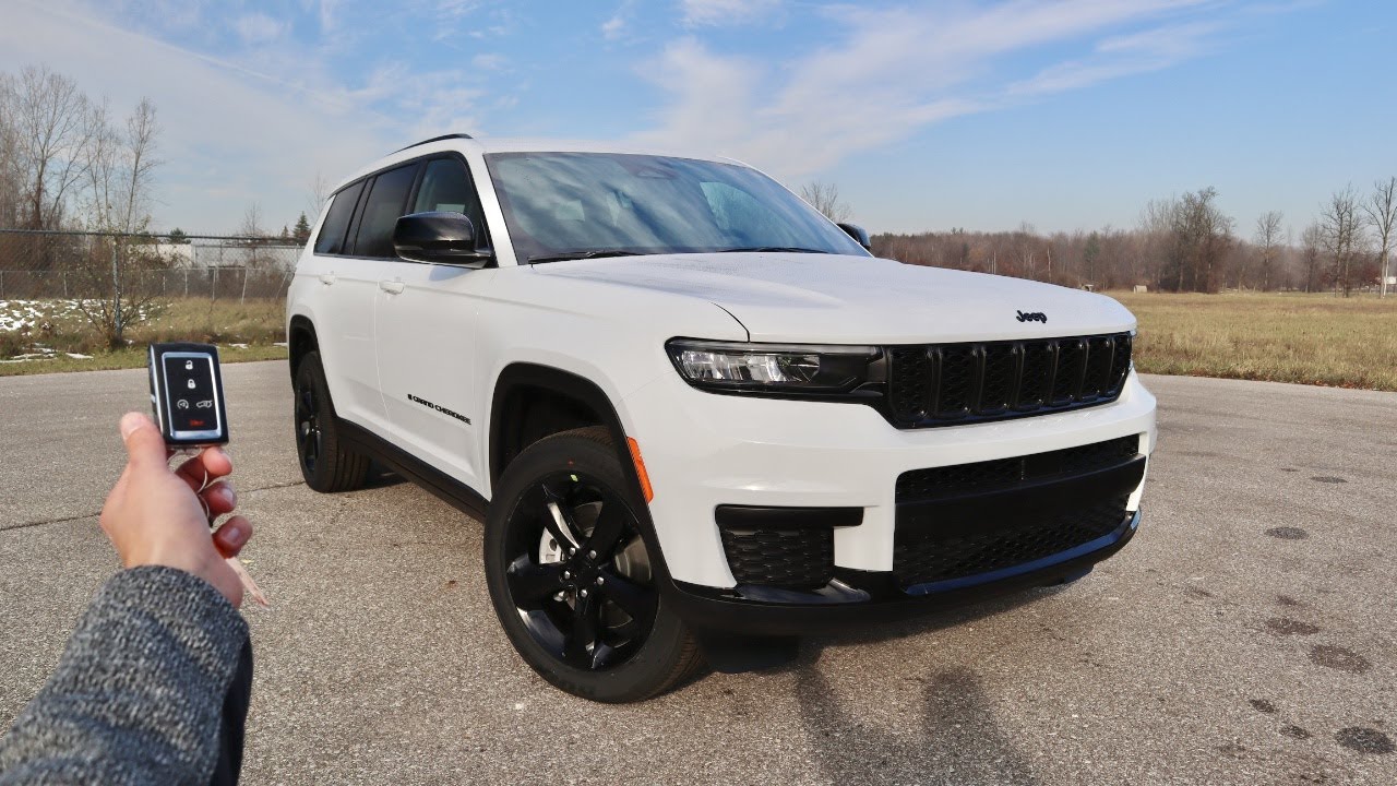 2023 Jeep Grand Cherokee Altitude 4X4 Start Up Walkaround POV Test