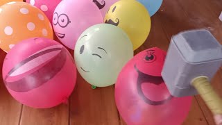 hore..meletus balon berhadiah!! menemukan eskrim, dll di dalam balon meletus