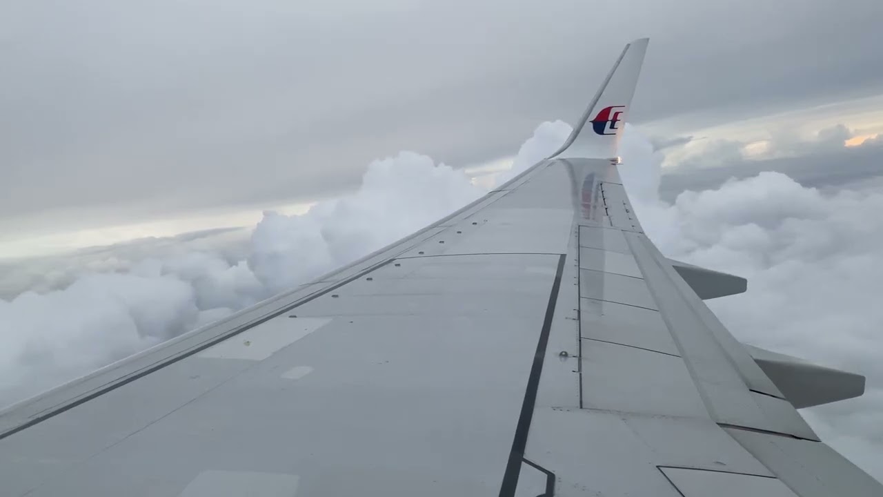 [15/12/2025] Malaysia Airlines - Boeing 737-8FZ (WL) Takeoff at Kota Bharu Airport