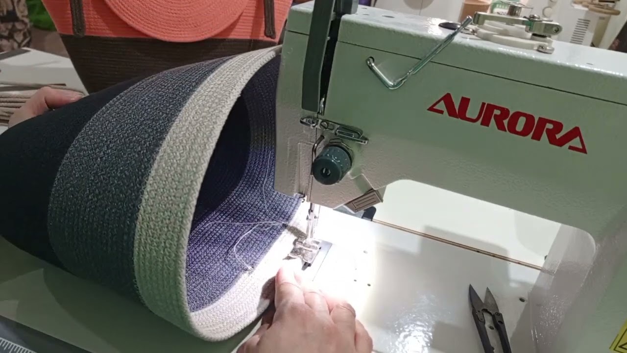 Сумочка на молнии. Посмотрите, что получилось. Сумочка Градиент.