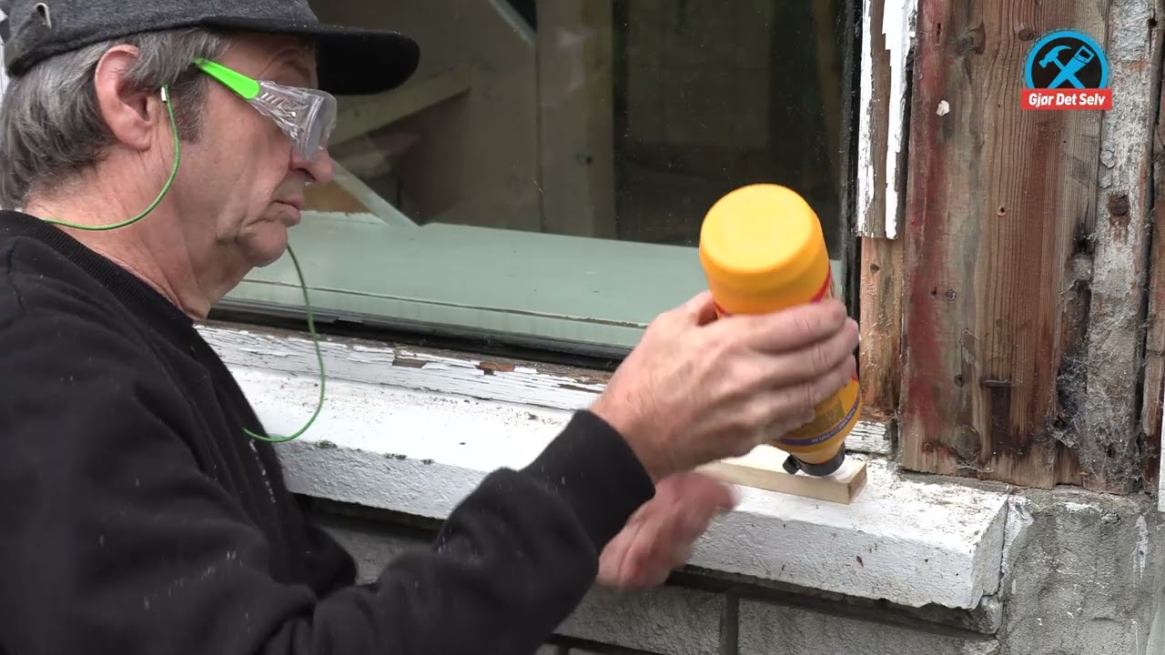 Råteskade I vinduskarm. Vi viser deg hvordan du fikser det.
