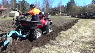 Pellon oikaisu ja kevätkyntö mönkijällä|rehabilitating potato land and atv plow