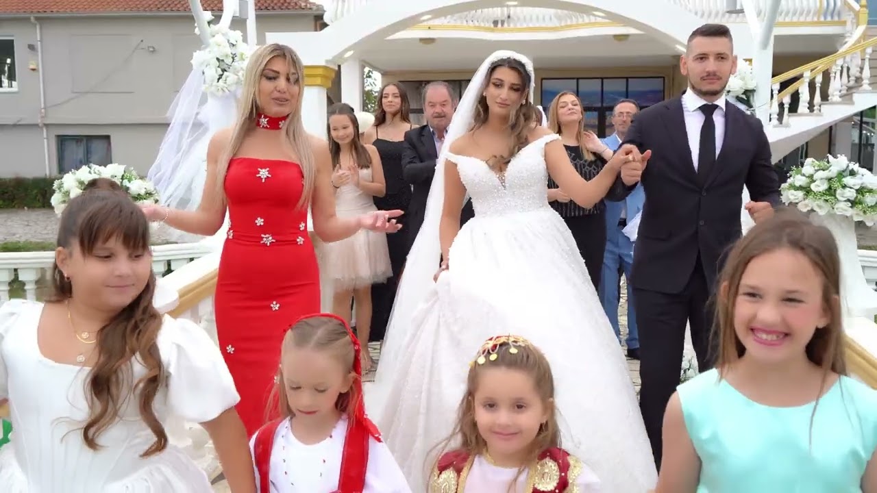 ALMA VELAJ - Po çel mali xhanxhafil   POTPURI  (Official Video 4K)