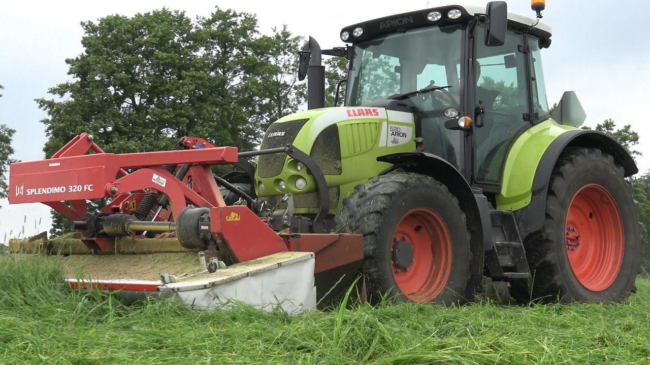 Claas Arion 530 met Lely Splendimo 320 FC en 320 MC maaier (2016)