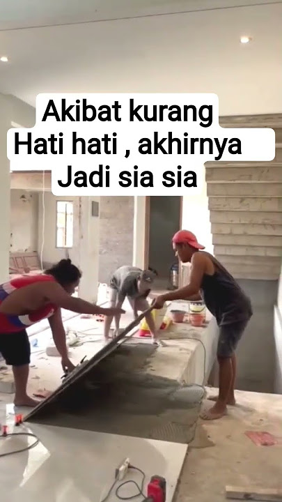 detik deting menegangkan saat meletakkan kramik besar