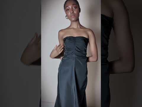 Vestido longo em tecido tecnológico tomara que caia