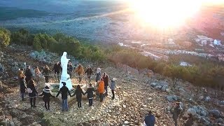 Video-Miniaturansicht von „Zbor Majčino selo Međugorje & Zbor mladih Petrus Mostar - Nauči nas Marijo“