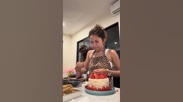 Thumbnail of SEDIH!!KETIKA MAMARI BUAT KUE ULANG TAHUN🎂TIBA2 KANGEN PAPA DALI #jennifercoppen