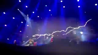 Thunderstruck - AC/DC w/ Axl Rose @ Lisbon 7/5/2016