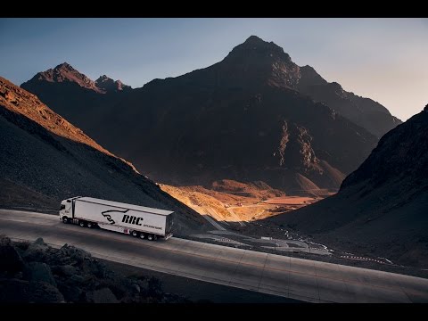 Volvo Trucks - Driving through the deadly Chilean mountain pass Los Caracoles - Drivers World (E06)