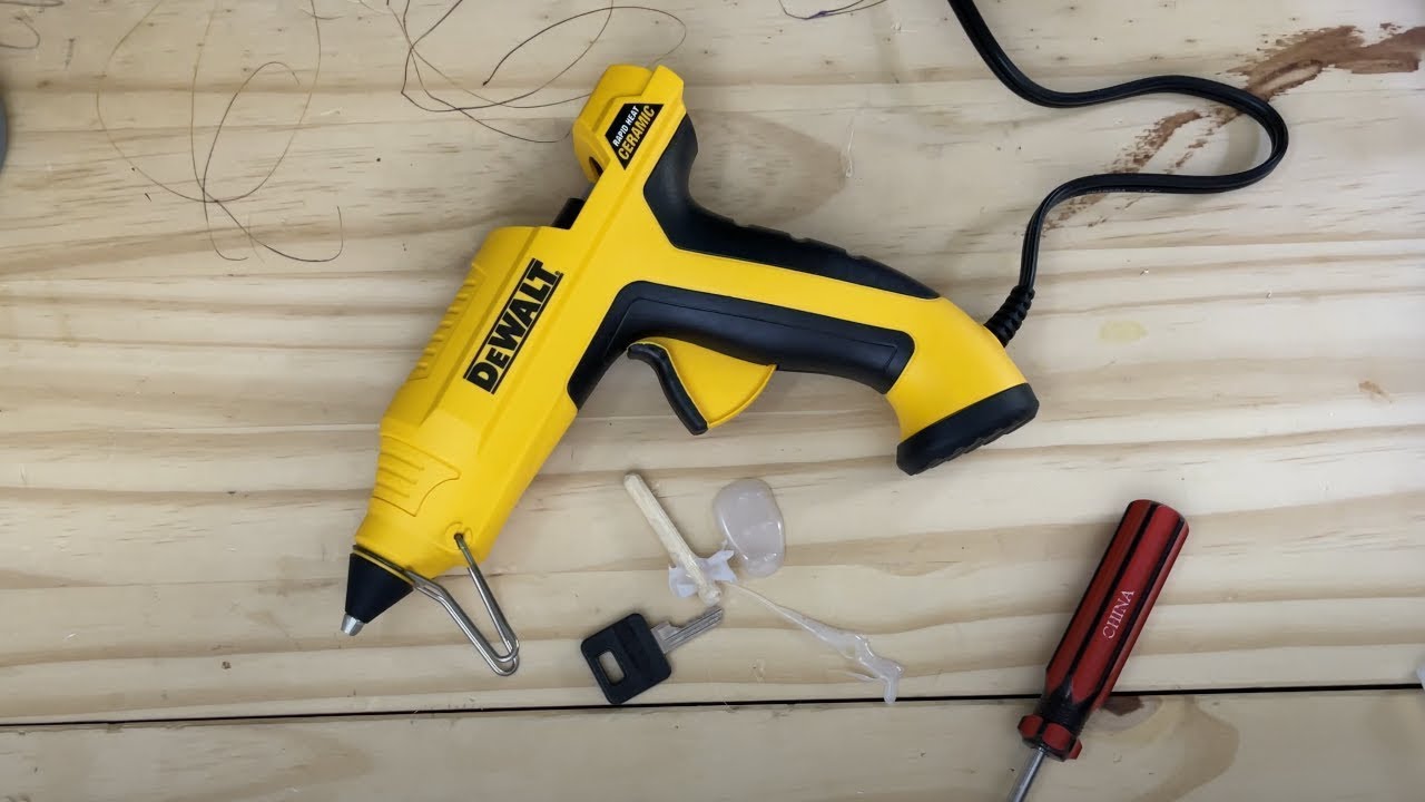 DEWALT Quick Heat Ceramic Glue Gun Review – Fast, Durable & Built for Pros!