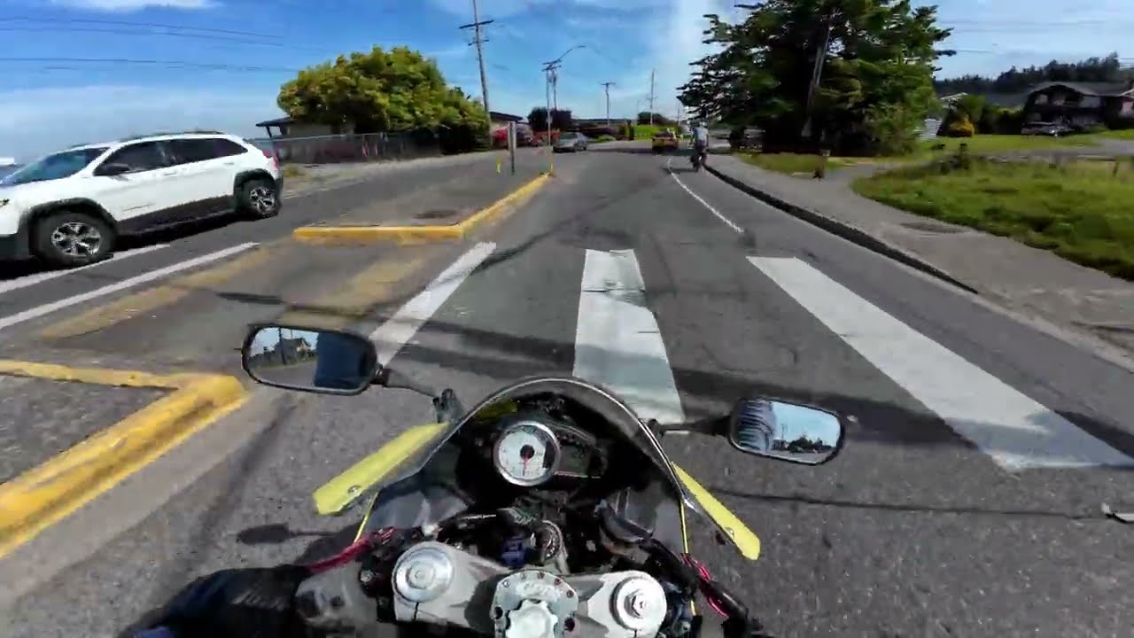 Kawasaki ZX6r in Town Commute | Bellingham WA | Ski to Sea Traffic
