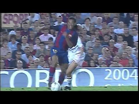 Golazo de Ronaldinho ante el Sevilla