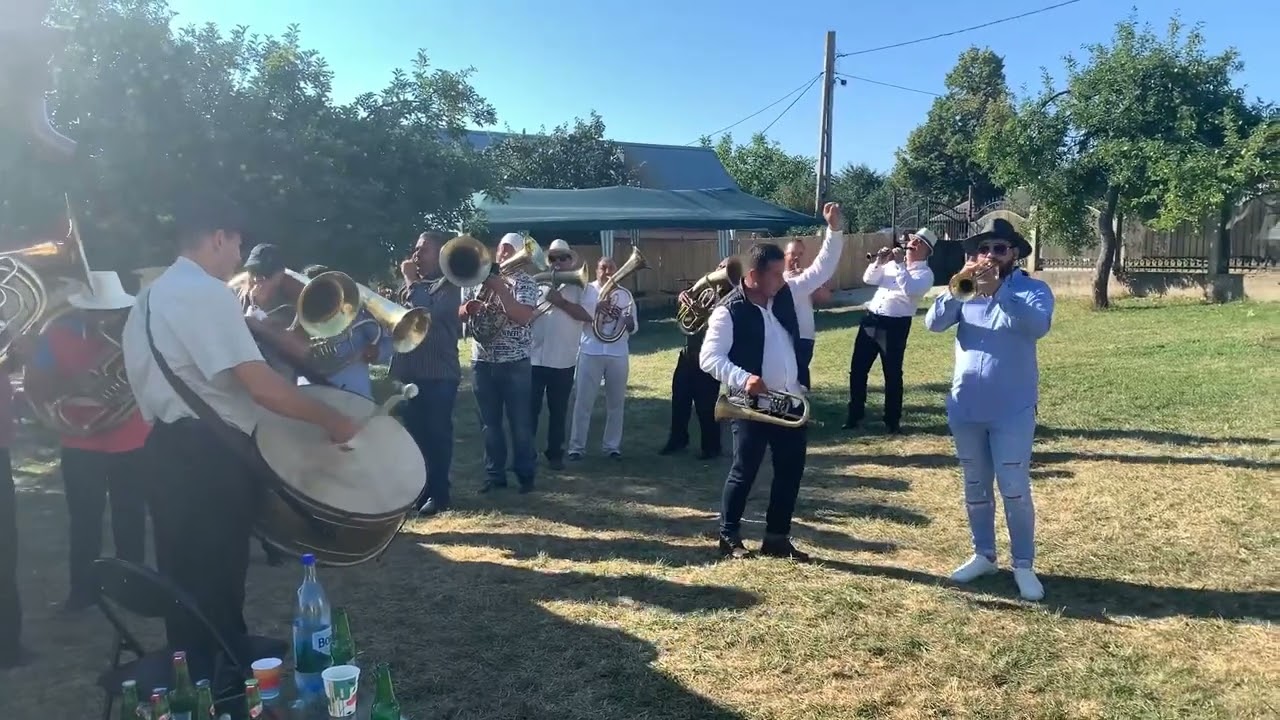 FANFARA DE LA VALEA MARE- TOP 10 MELODII (COLAJ)