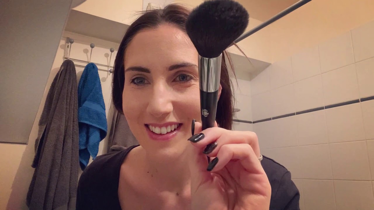 ASMR DR - MAKE UP - CHUCHOTEMENT PRES DU MICRO