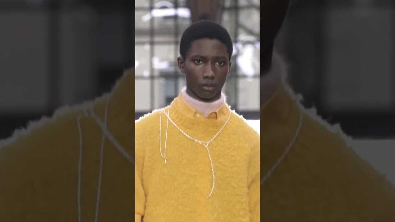 SACAI Révolutionne la Mode à la Paris FW 2024 : 65 Looks Innovants