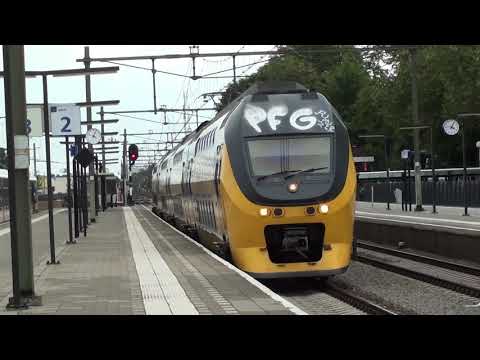 NS VIRM vertrekt uit Deurne (NL) (25-5-2019)
