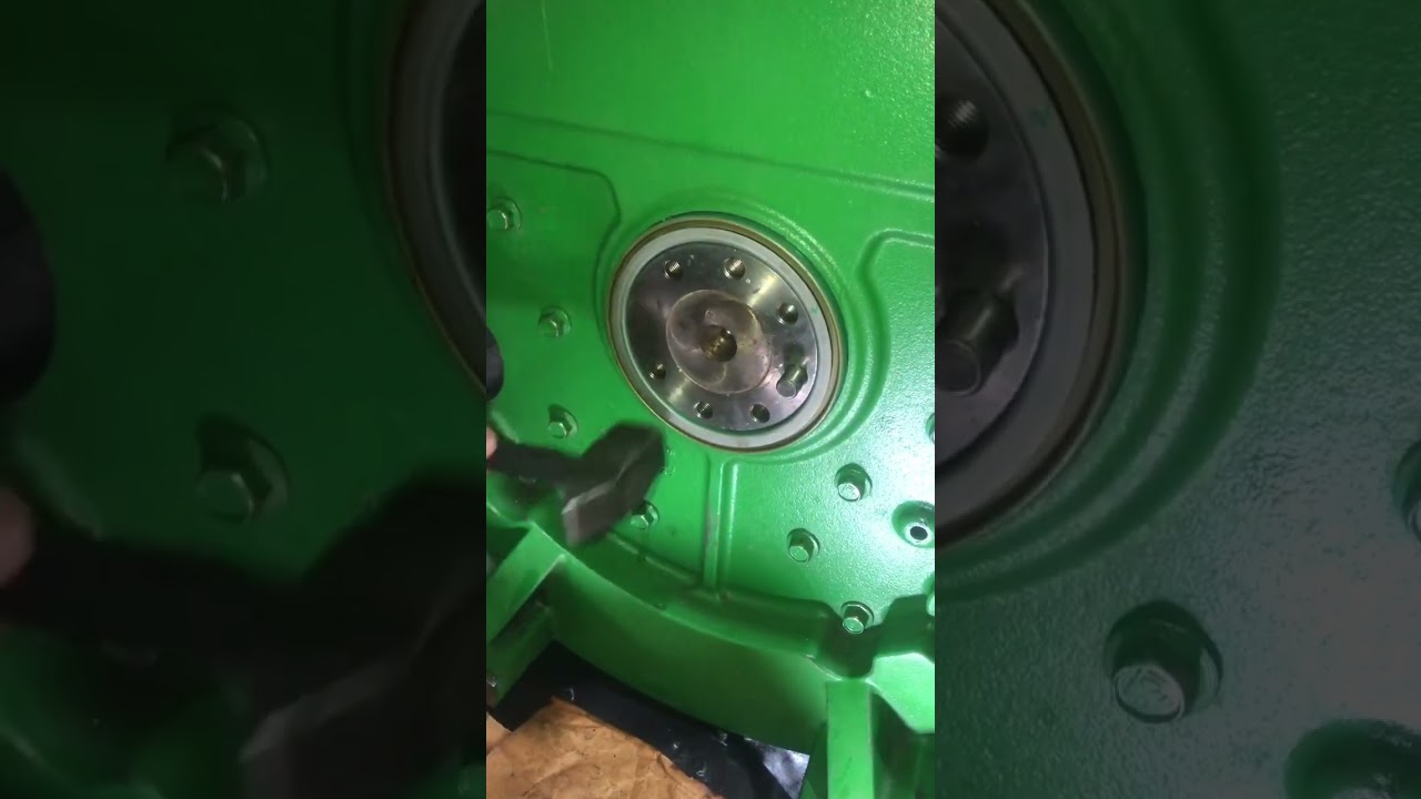 John Deere 6068 oil seal