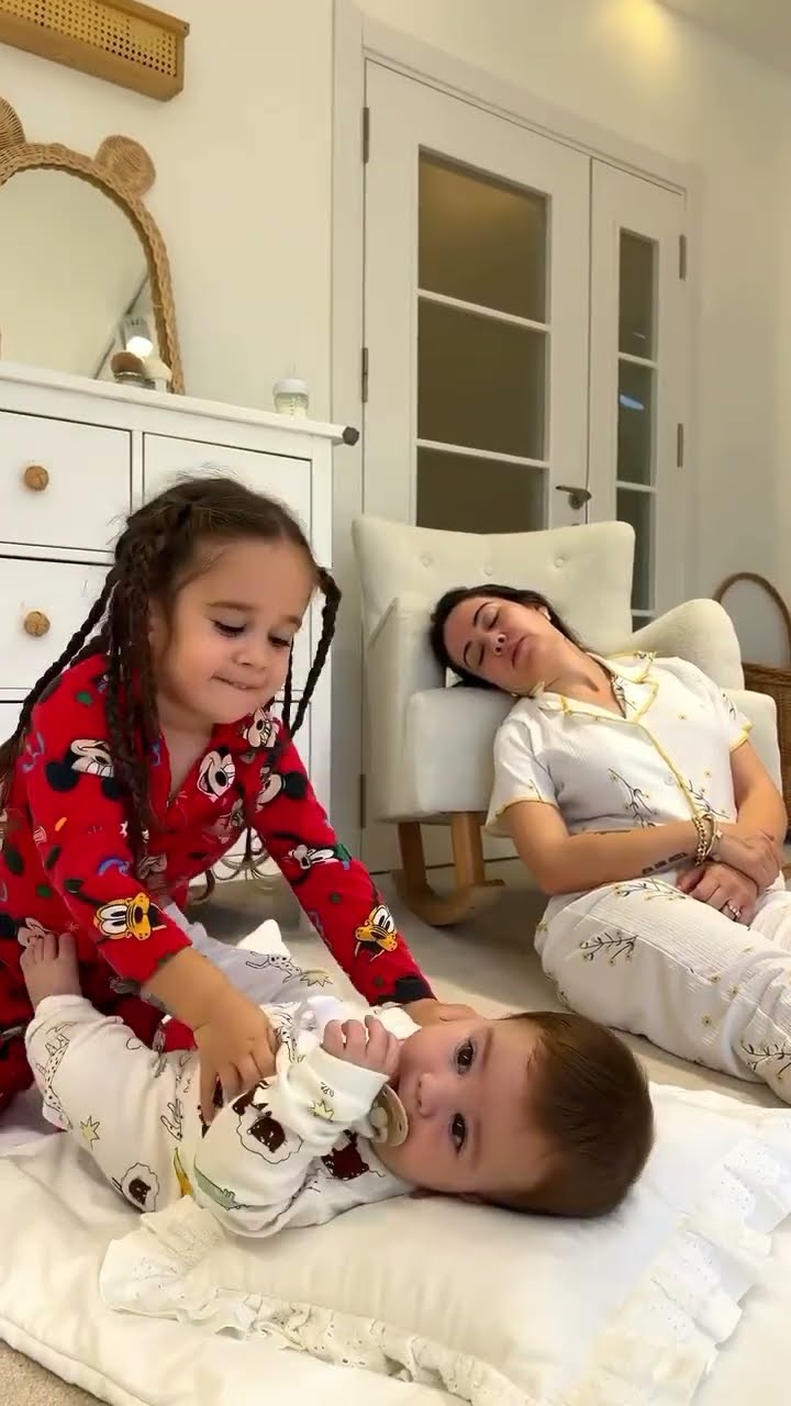 Minik ablalar❤️ #özlemlinaöz #family