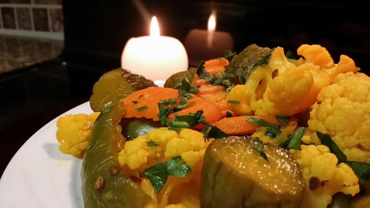 طريقه عمل  الطرشي الاصفر... جاهز للاكل خلال يوم واحد...من مطبخ شاي مهيل