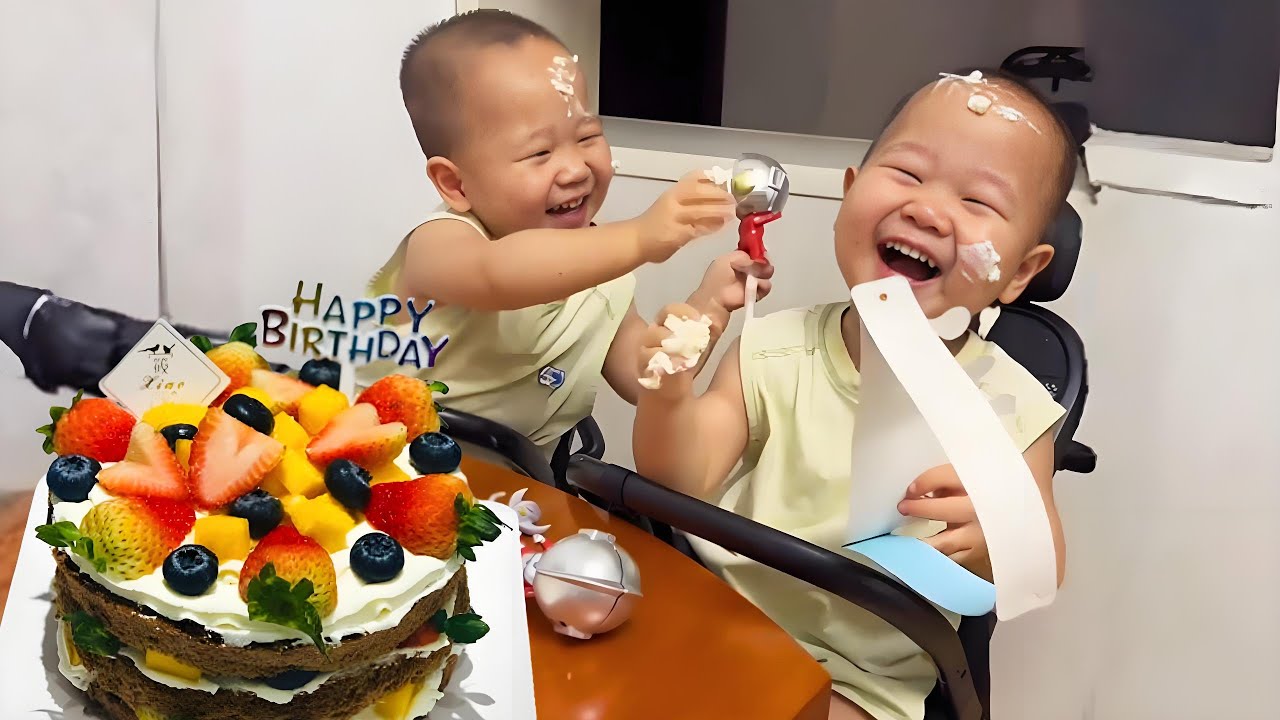 Cute Twins Smear Each Other's Face With Cream 