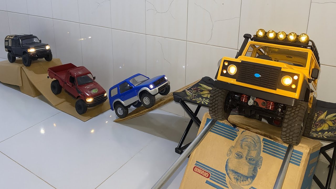 Epic RC Off-Road Challenge!! 4x4 Cars Climbing Extreme Cardboard Ramps ...