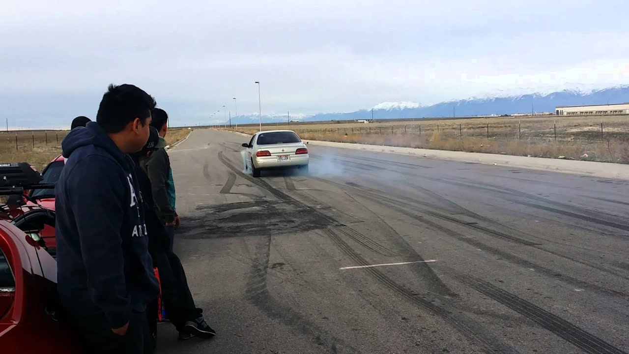 94 altima vs Hyundai Genesis 3.8 - YouTube