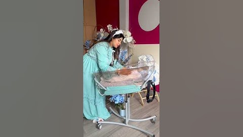 أول وقفة بعد الولادة ماشاء الله هزيت ولدي وفرحت بيه 🤱