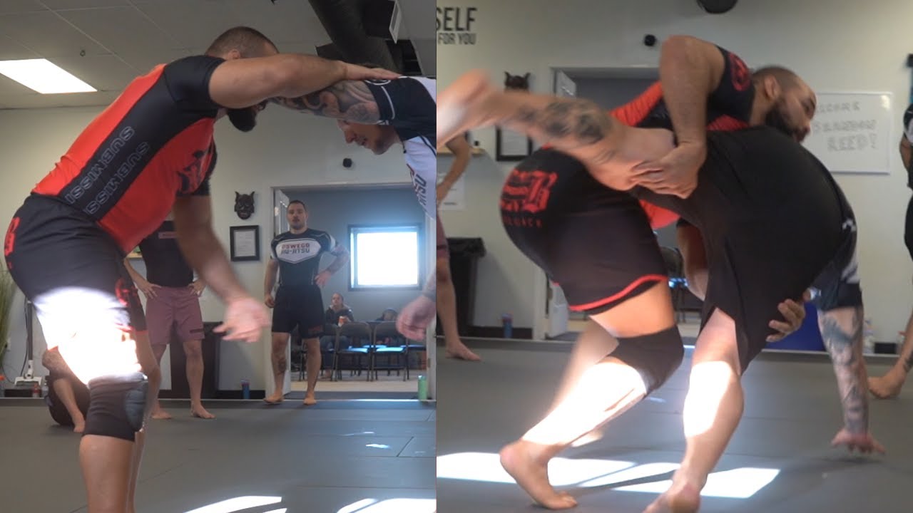 Как выполнить захват обеих ног, не ударившись коленями